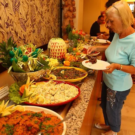 Otel Pelin 3*